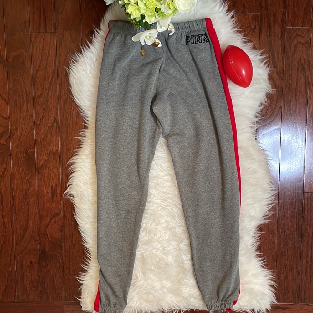 Victoria's Secret PINK Collegiate Collection Sweatshirt & Sweat-pant Set - UGA - Picture 14 of 16